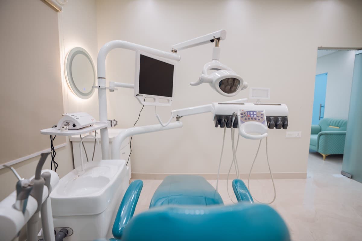 Modern dental equipment at Dent Health, Banjara Hills, Hyderabad Modern dental equipment at Dent Health, Banjara Hills, Hyderabad